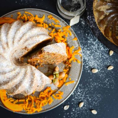 Dýňová bábovka s ořechy